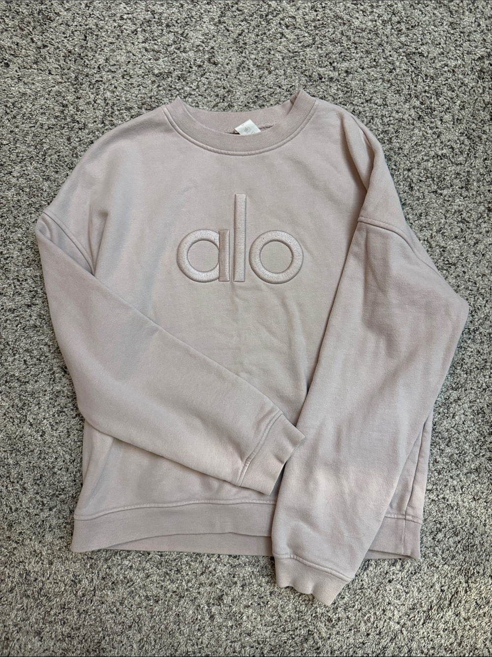 ALO emblem heavy weight sweatshirt pullover in dusty rose
